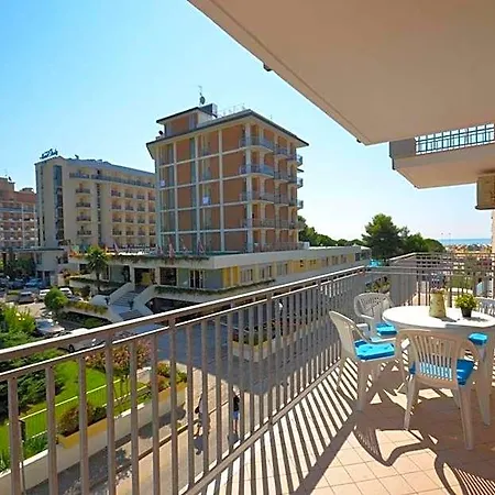 Modern And Comfortable Flat By The Sea By Beahost Hotel 3*